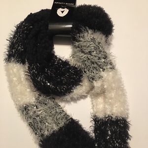 Steve Madden Infinity Scarf new